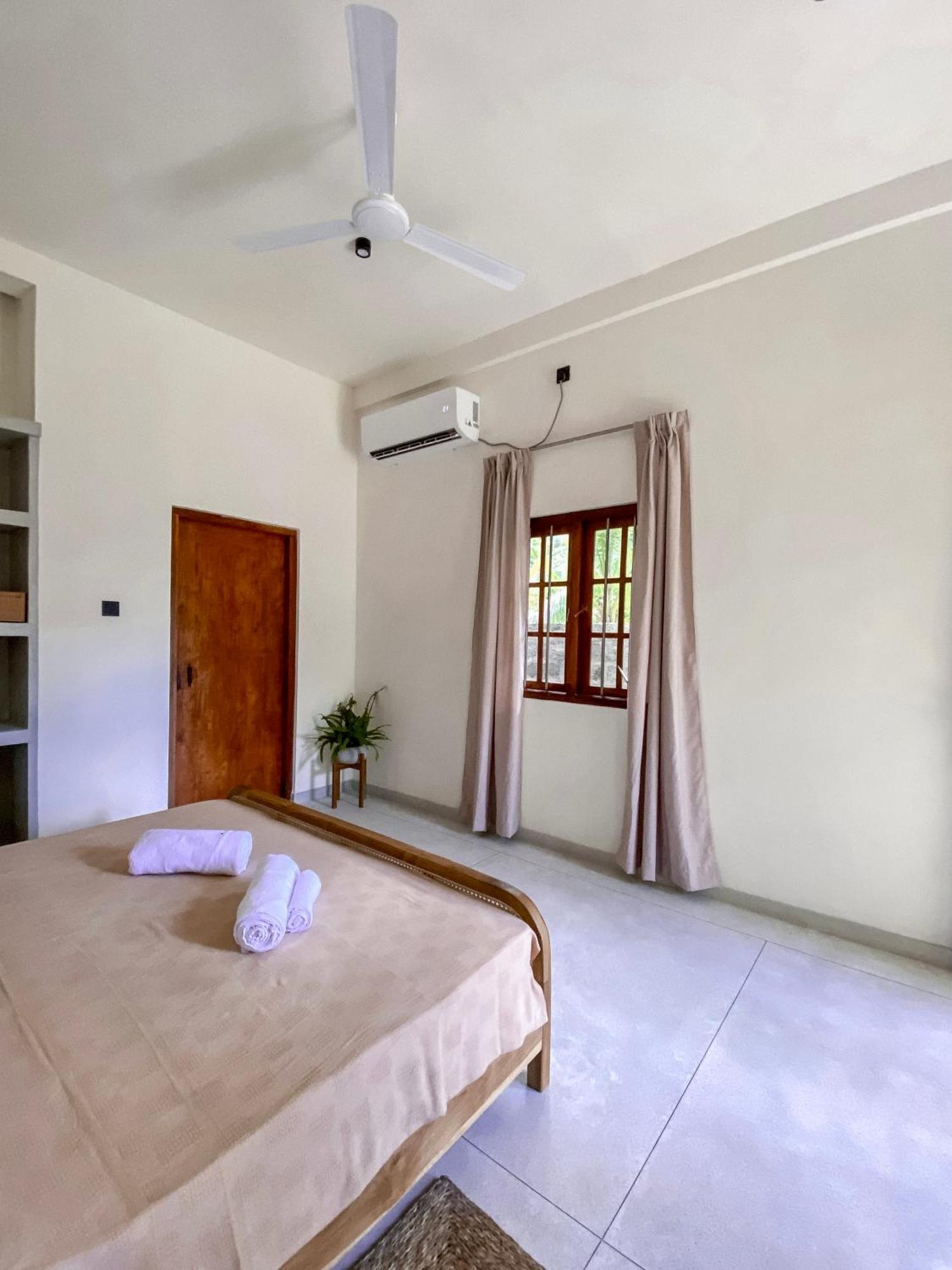The Palm Private Cottages Midigama East Esterno foto