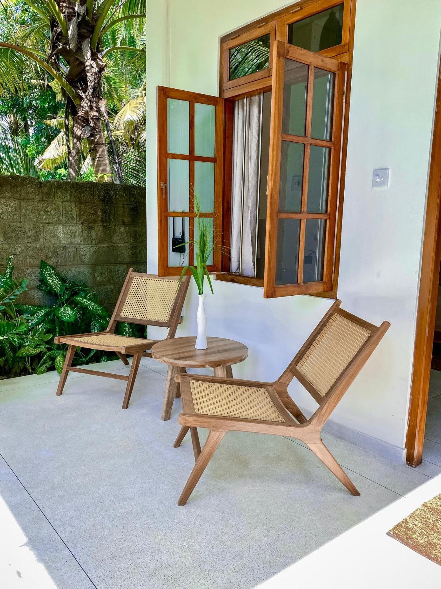 The Palm Private Cottages Midigama East Esterno foto