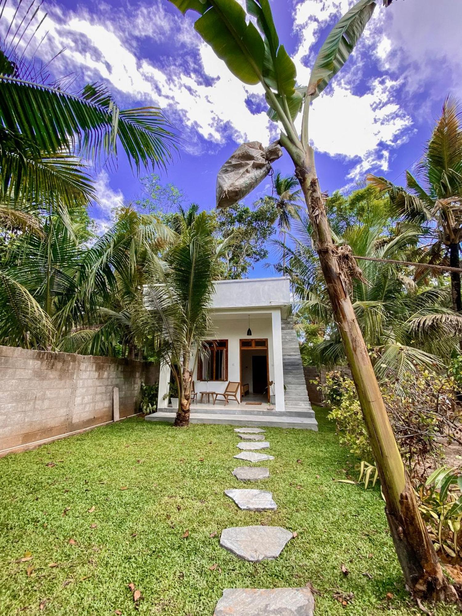 The Palm Private Cottages Midigama East Esterno foto
