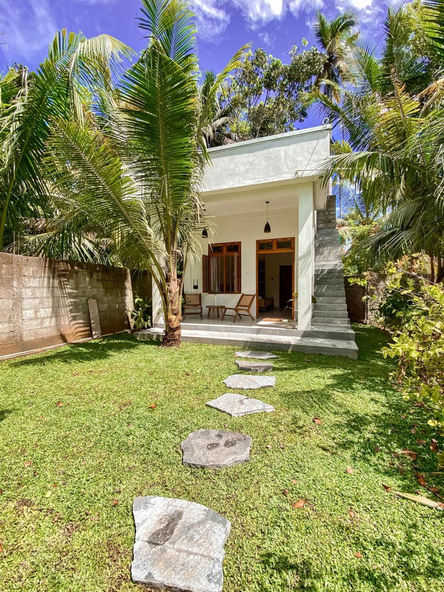 The Palm Private Cottages Midigama East Esterno foto