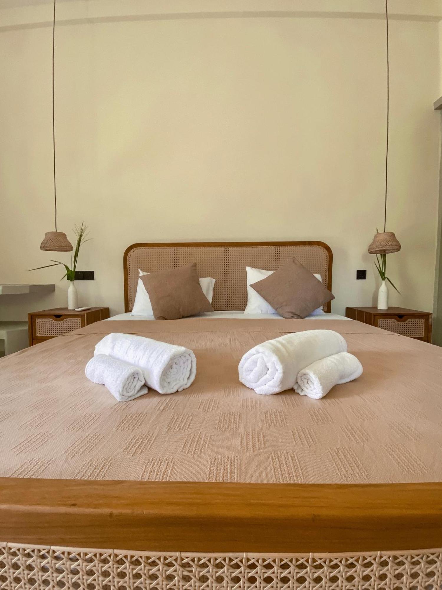The Palm Private Cottages Midigama East Esterno foto