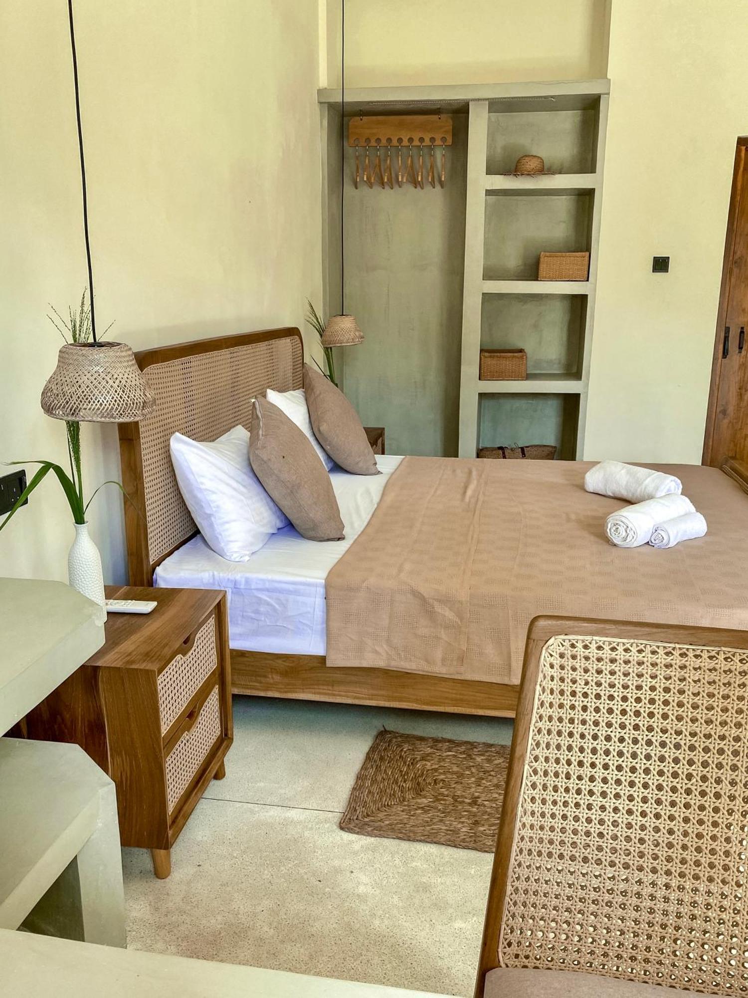 The Palm Private Cottages Midigama East Esterno foto